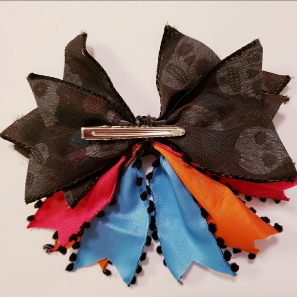 💀 Sugar Skull Bow - Picture 2 of 5
